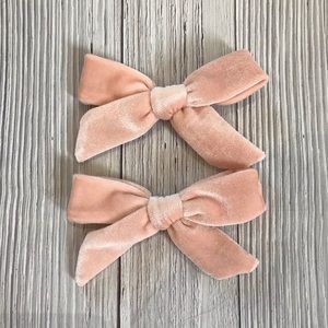 Brand New Set of 2 Blush Pink Velvet Baby Bows